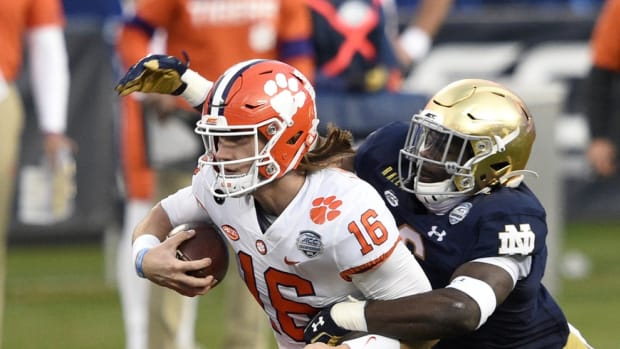 Jeremiah Owusu-Koramoah Notre Dame linebacker